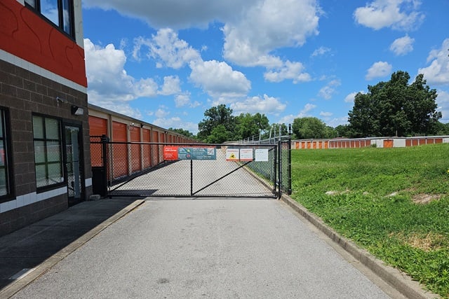 Public Storage  7650 Dixie Hwy in Louisville, KY