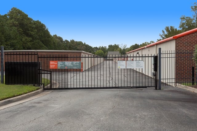 Public Storage  2413 Gum Rd in Chesapeake, VA