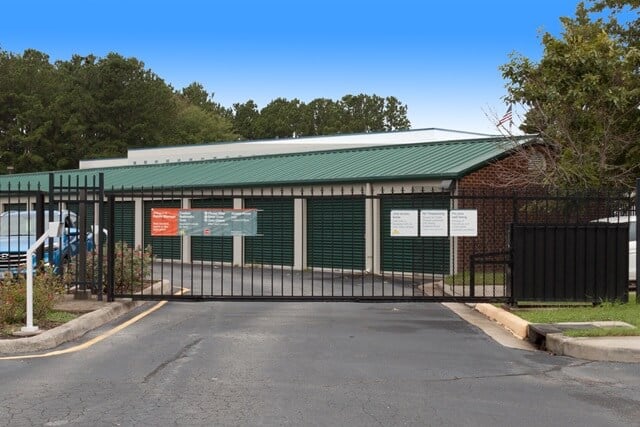 Public Storage  1112 Battlefield Blvd S in Chesapeake, VA