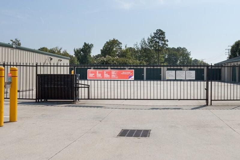 Self Storage Chester Chester, VA, Self-Storage Near 1350 W Hundred Rd | 804-204-6258 I ...
