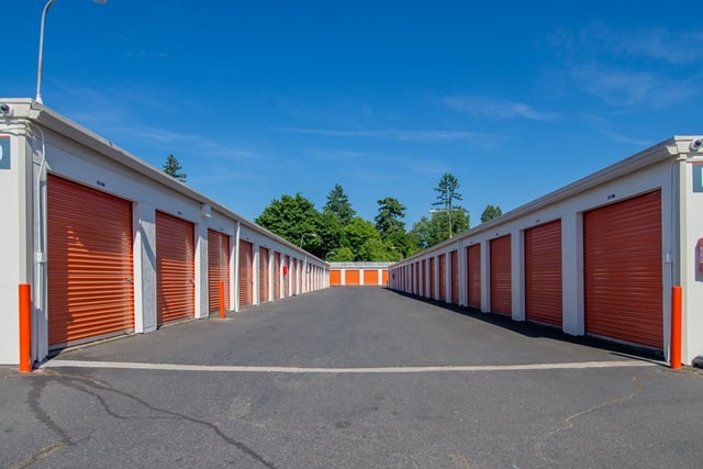 30×10 Self Storage Unit in Portland, OR 2542 SE 105th Ave Portland, Oregon 2