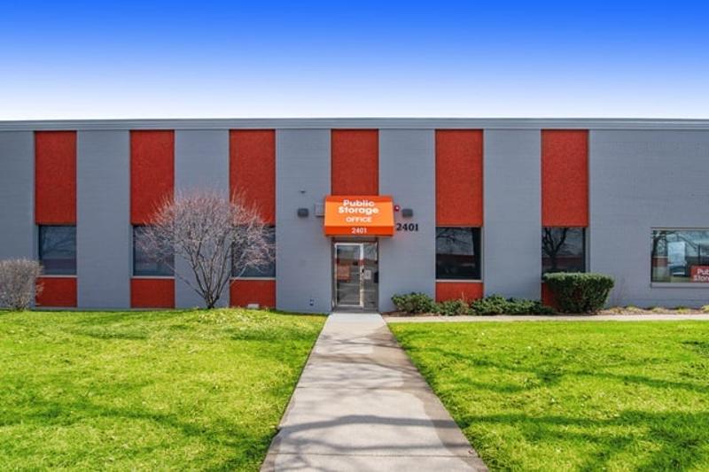 Public Storage at 2401 Palmer Dr, Schaumburg, IL