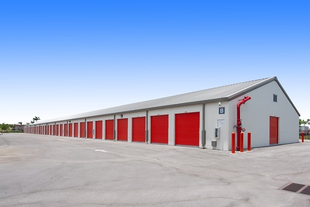 25×10 Self Storage Unit in Homestead, FL 1977 NE 8th St Homestead, Florida 2