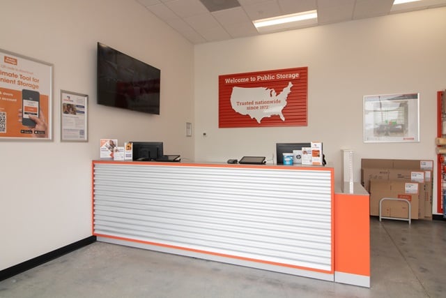 Public Storage in Hiawassee, FL  3150 N Hiawassee Rd 3