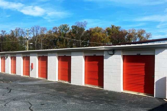 15×10 Parking Lot in Greenville, SC 28 Woods Lake Road Greenville, South Carolina 2