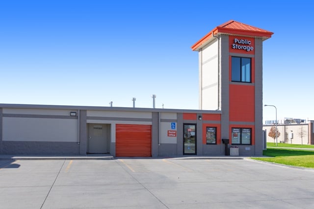 20×10 Public Storage: Self Storage Unit in Omaha, NE 18175 Emiline St Omaha, Nebraska