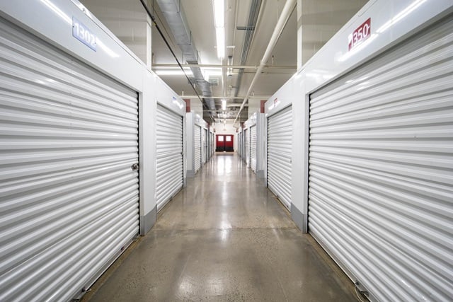 Public Storage in Germantown, MD  12211 Middlebrook Rd 2