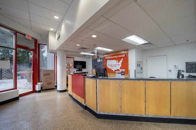 Public Storage in Germantown, MD  12211 Middlebrook Rd 3