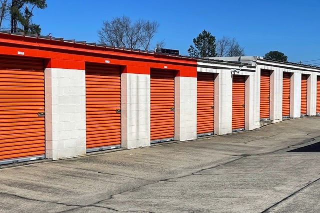 20×10 Public Storage: Self Storage Unit in Columbia, SC 4479 Rosewood Drive Columbia, South Carolina 2