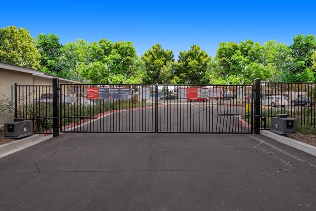 Property 5565 image number 3