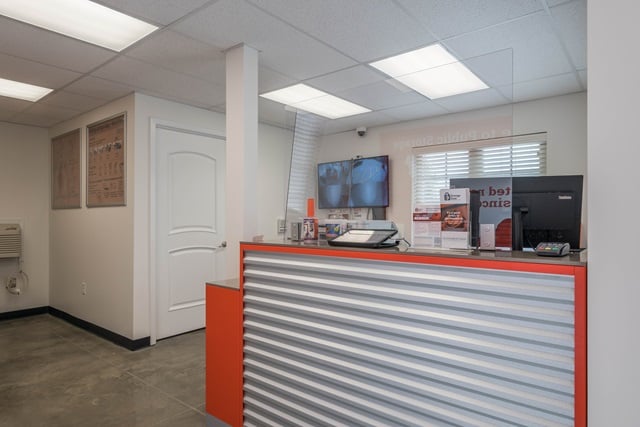 Olathe, KS, SelfStorage Near 15310 S Mahaffie St 18447264531 I