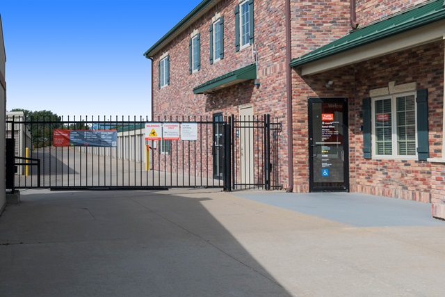 Olathe, KS, SelfStorage Near 15310 S Mahaffie St 18447264531 I