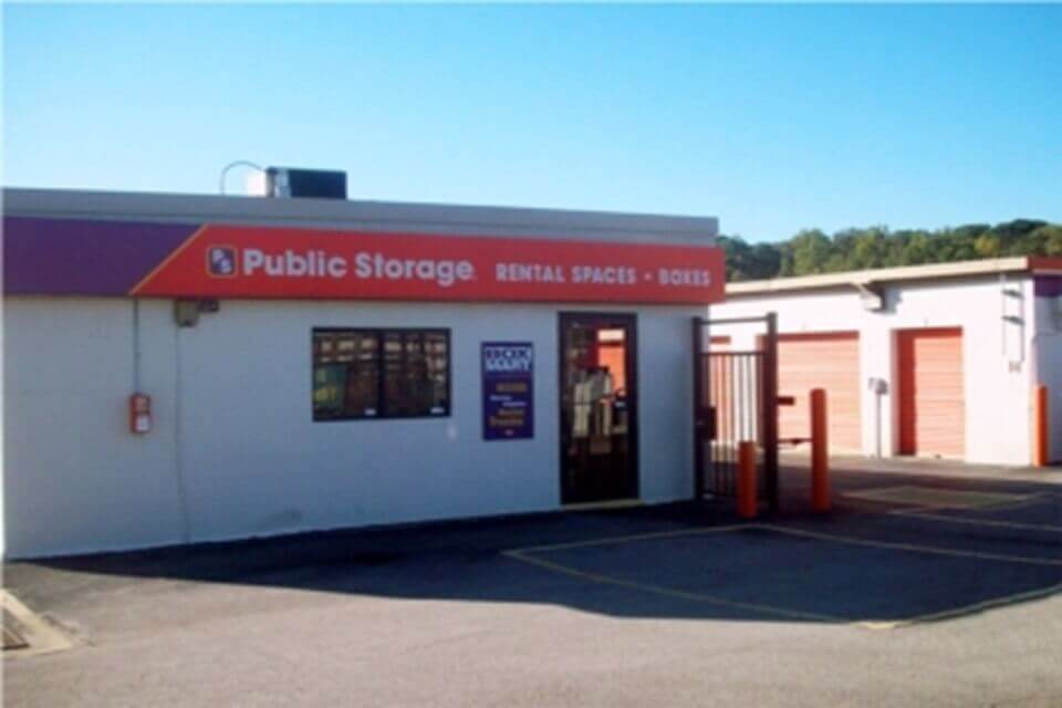 20×10 Public Storage: Garage in Birmingham, AL