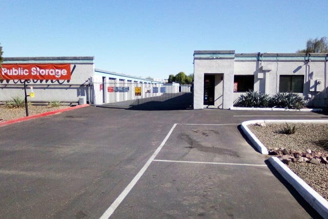 20×10 Self Storage Unit in Glendale, AZ 6015 N 67th Ave Glendale, Arizona