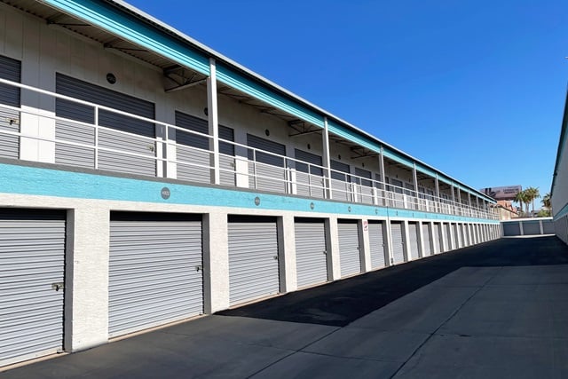 18×10 Self Storage Unit in Phoenix, AZ 1239 N 54th Ave Phoenix, Arizona 2