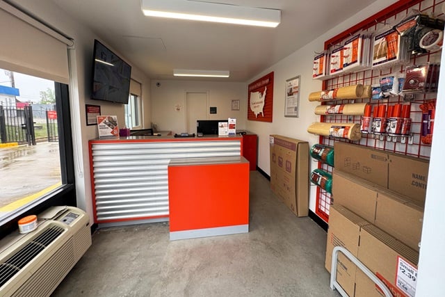 Property 563 image number 2