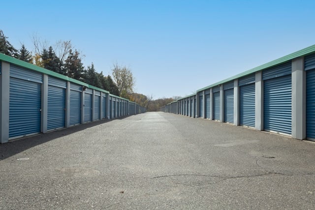 20×10 Public Storage: Garage in Pontiac, MI 788 E Walton Blvd Pontiac, Michigan 2