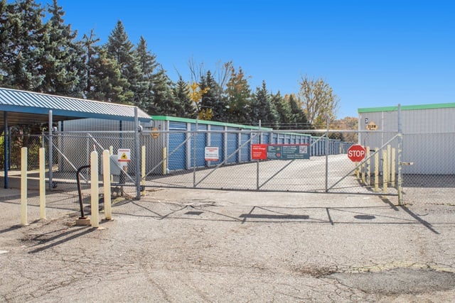 Public Storage  788 E Walton Blvd in Pontiac, MI