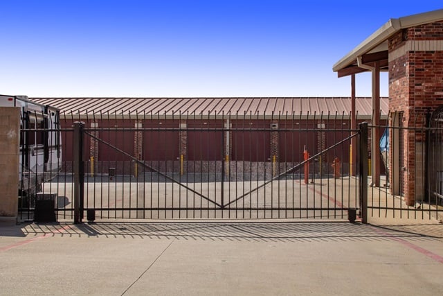 Public Storage  5125 Lake Ridge Pkwy in Grand Prairie, TX