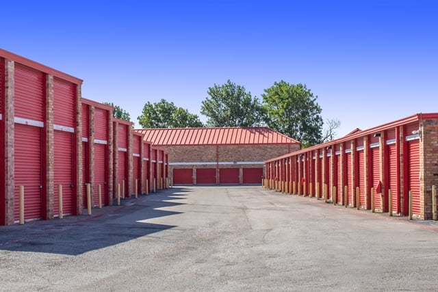 10×10 Public Storage: Self Storage Unit in Mesquite, TX 2023 N Galloway Ave Mesquite, Texas 2