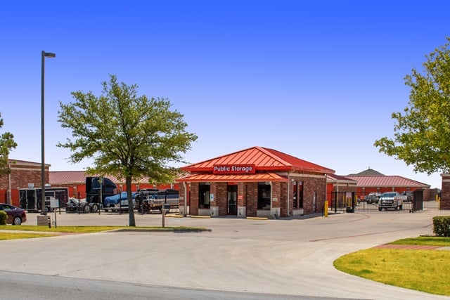 25×9 Parking Lot in Fort Worth, TX