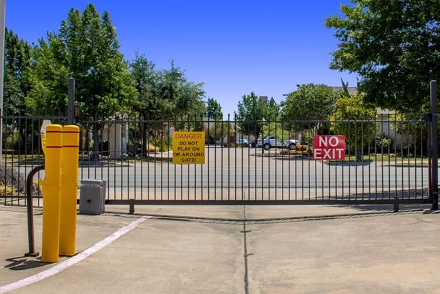 Public Storage  1102 W Pioneer Pkwy in Grand Prairie, TX