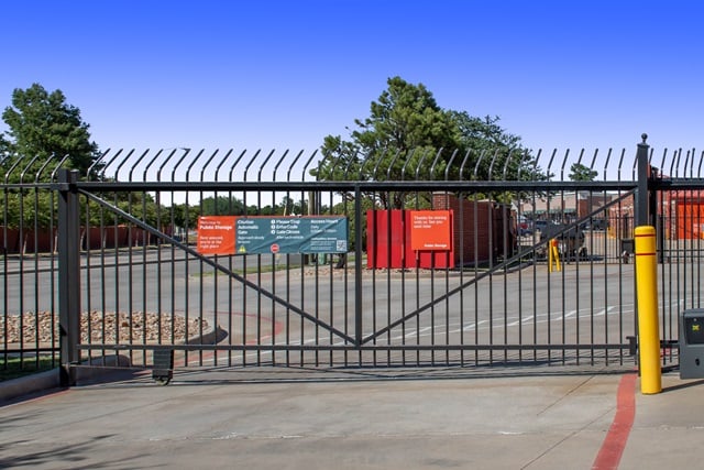 Public Storage  2640 Kelly Blvd in Carrollton, TX