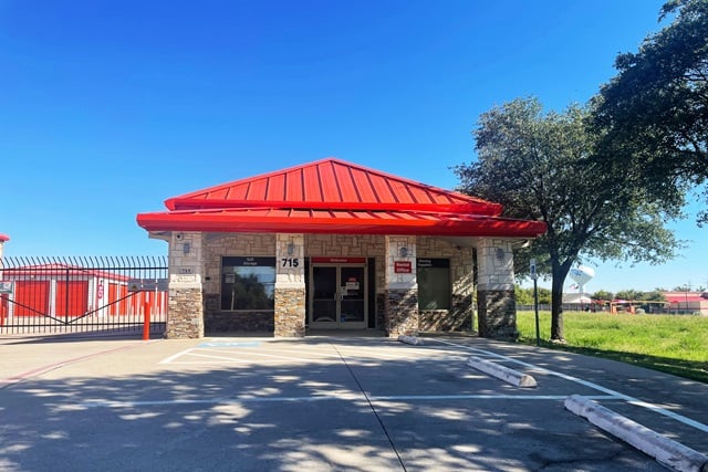 20×10 Self Storage Unit in Arlington, TX 715 W Harris Rd Arlington, Texas