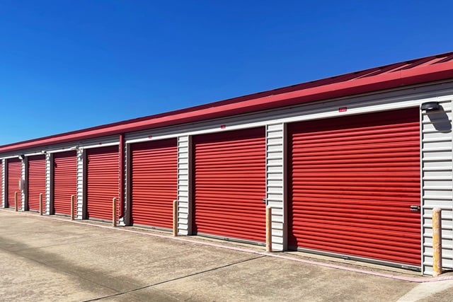 20×10 Self Storage Unit in Arlington, TX 715 W Harris Rd Arlington, Texas 2