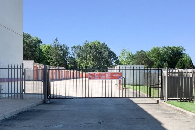 Public Storage  4409 Summer Ave in Memphis, TN