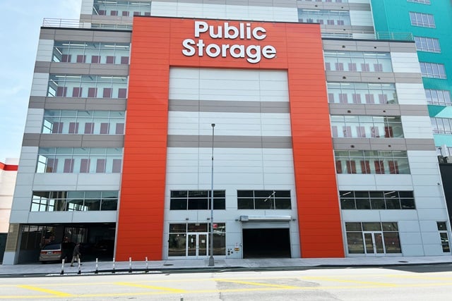 Self Storage Units Near 3108 Northern Blvd at Public Storage Long
