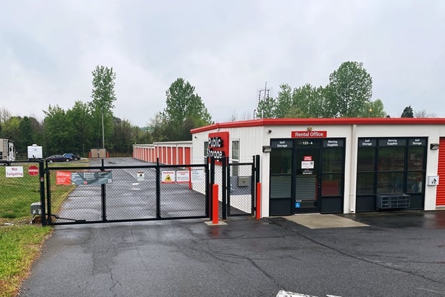 50×10 Public Storage: Parking Lot in Salisbury, NC 125 Grace Church Rd Salisbury, North Carolina