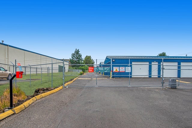 40×12 Public Storage: Parking Lot in Salem, OR 2391 Claxter Rd NE Salem, Oregon 3