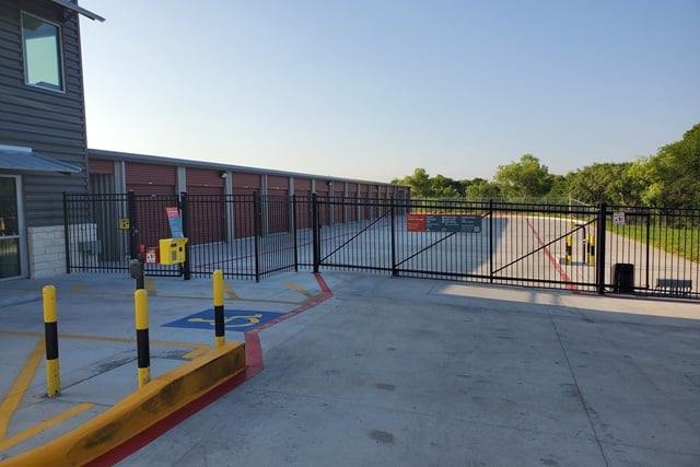 15×10 Public Storage: Garage in Converse, TX 7354 Binz Engleman Rd Converse, Texas 3