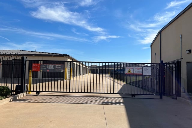 20×10 Self Storage Unit in Edmond, OK 18200 N May Ave Edmond, Oklahoma 2