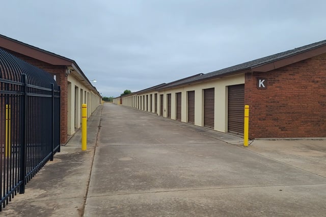 20×10 Garage in Oklahoma City, OK 2103 SE 44th St Oklahoma City, Oklahoma 2