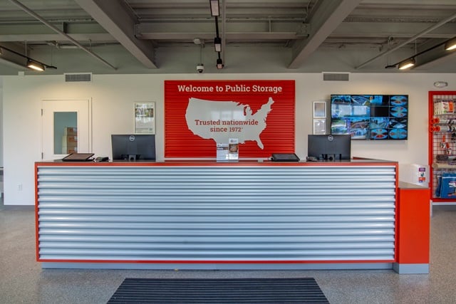 Public Storage in College Park, MD  5151 Branchville Rd 3