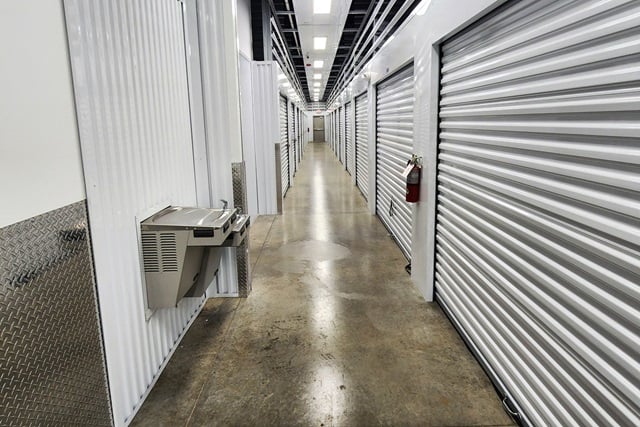 20×10 Public Storage: Garage in Olathe, KS 15260 S Mahaffie St Olathe, Kansas 2