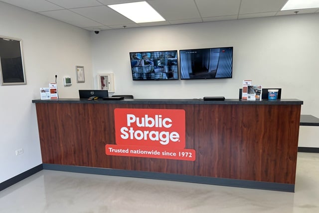 Public Storage in Burbank, IL  8320 S Cicero Ave 3