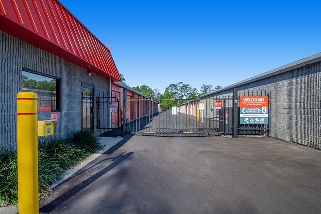 Public Storage  3690 SE Lake Weir Ave in Ocala, FL