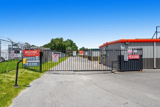 Public Storage  6741 W Highway 40 in Ocala, FL