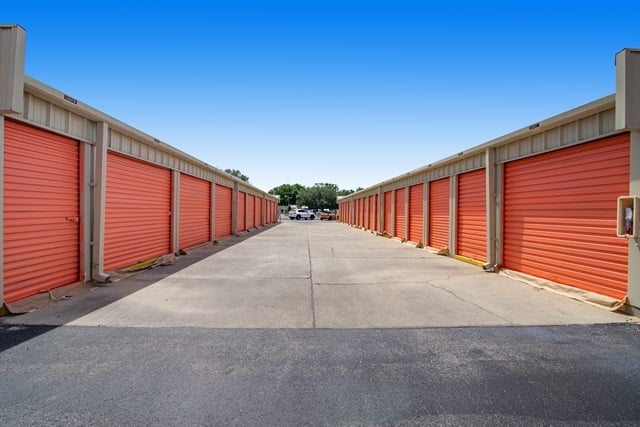 20×15 Parking Lot in Belleview, FL 12279 SE US Highway 441 Belleview, Florida 2