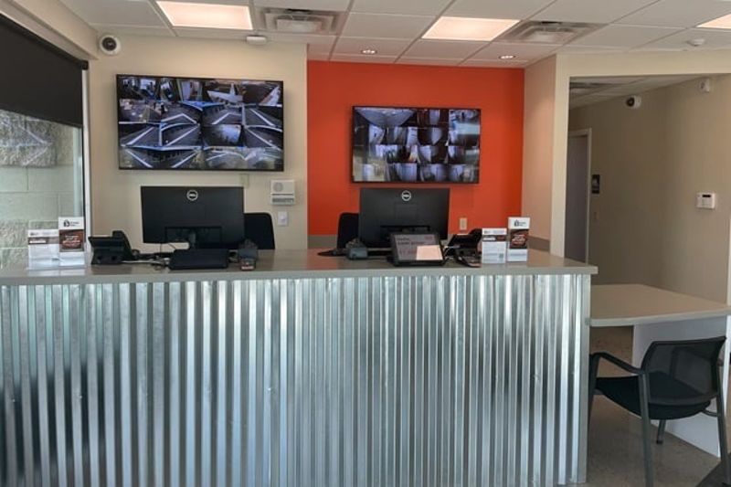 Property 5840 image number 2