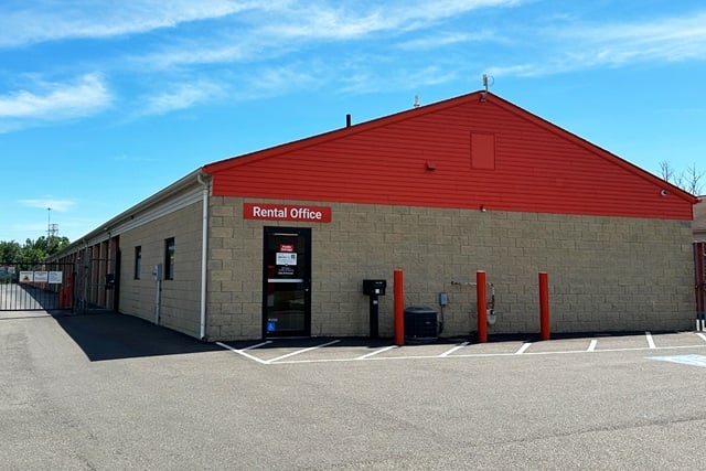 20×10 Public Storage: Garage in Akron, OH 80 W Waterloo Rd Akron, Ohio