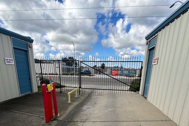 Public Storage  1351 Baseline Rd in Roseville, CA