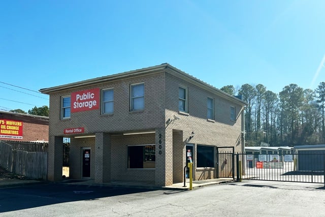 20×10 Public Storage: Garage in Lawrenceville, GA 2600 Lawrenceville Hwy Lawrenceville, Georgia