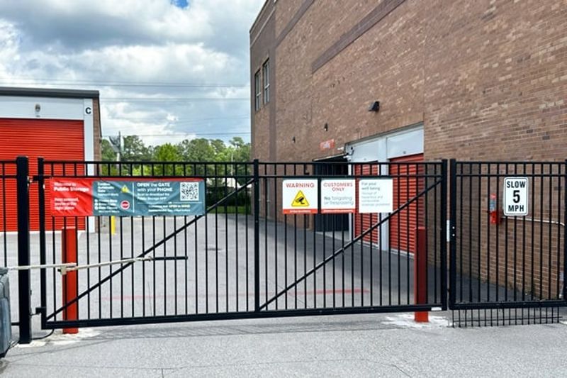 Property 5881 image number 3