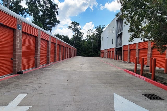 10×20 Garage in The Woodlands, TX 32010 FM 2978 Rd The Woodlands, Texas 2