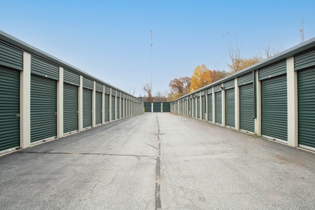 18×9 Parking Lot in Valparaiso, IN 900 Locust St Valparaiso, Indiana 2