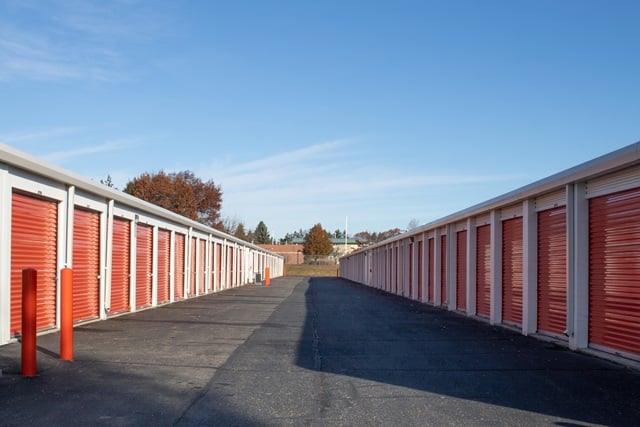 Unpaved Lot & Self Storage Unit in Wyoming, MI Wyoming, MI 2